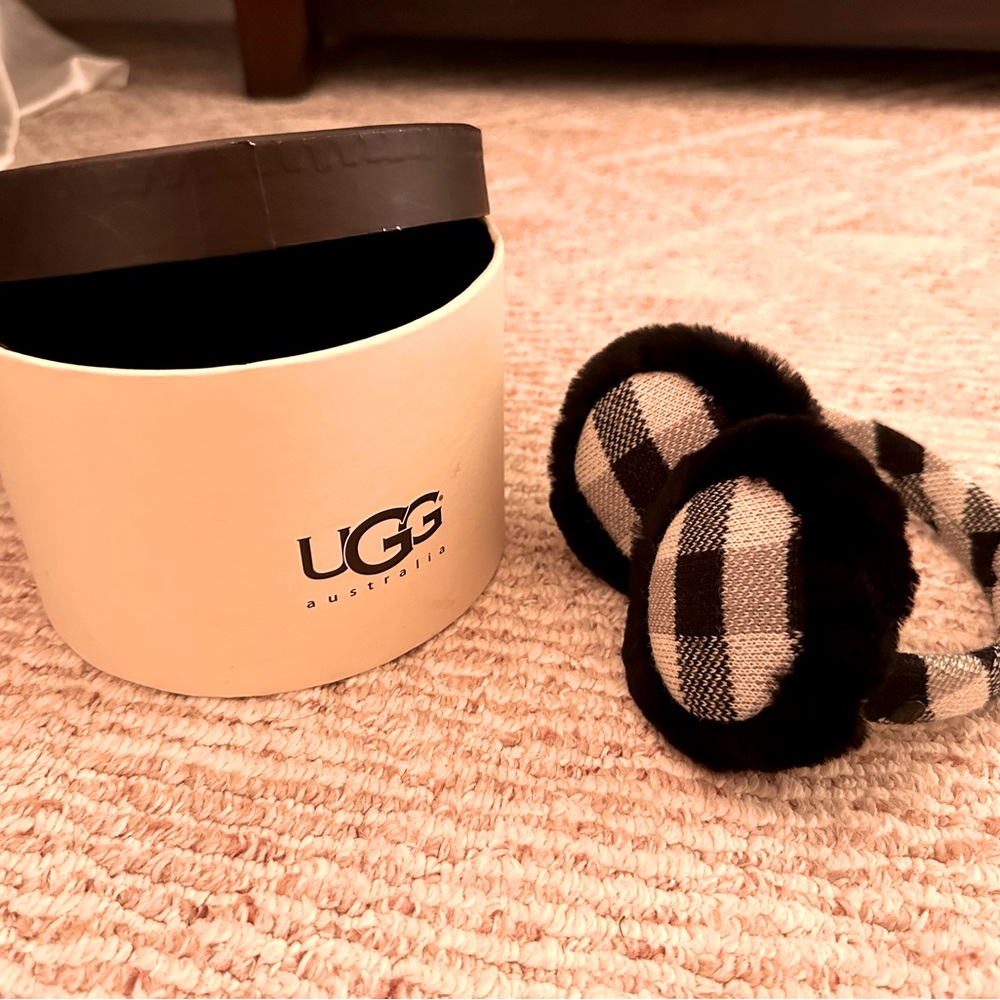 Earmuffs By Ugg - image 1